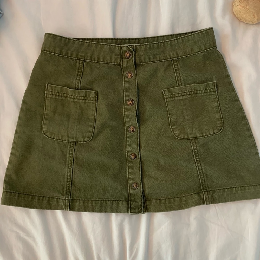 •Army Green Forever 21 Skirt•